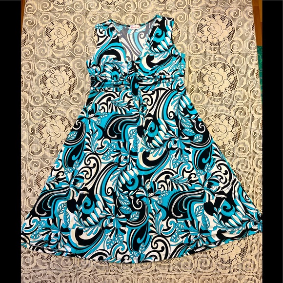 Pretty Women Dress - Picture 9 of 11